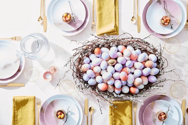 Easter eggs in DIY nest table centerpiece ideas