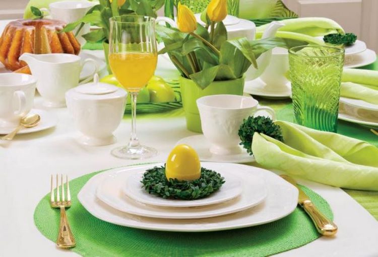 Easter tablscape ideas white and green color palette