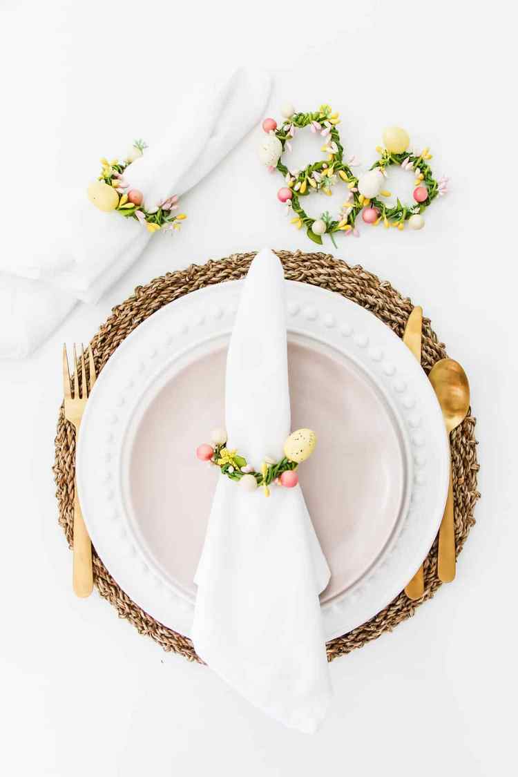 Easy DIY Easter Napkin Rings flowers