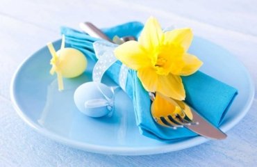 How-to-Decorate-Easter-Napkins-60-Awesome-Table-Decorating-Ideas