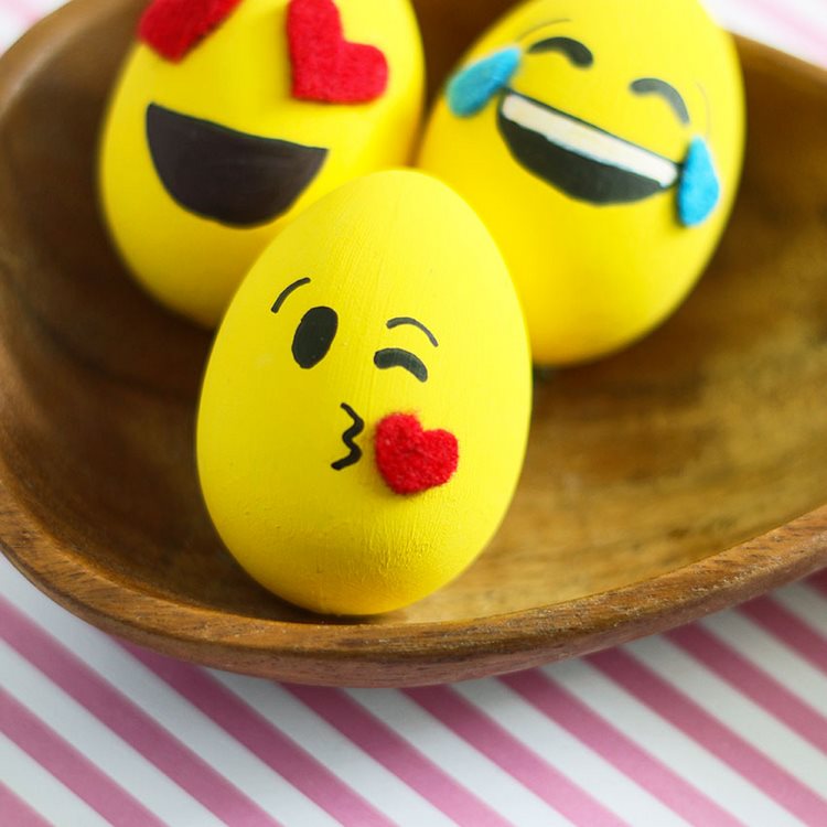 How to Make Emoji Easter Eggs Egg Decorating Ideas for Kids 
