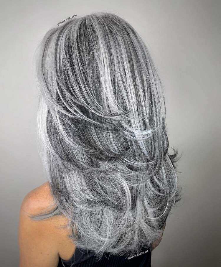 Salt and pepper hair color trend for gray hair