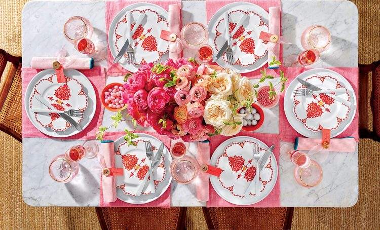 festive Easter tablescape ideas pink and white color scheme