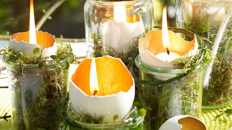 DIY easter decoration ideas eggshell candles and greens