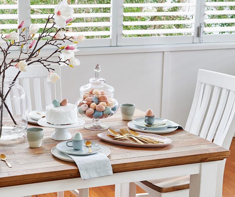pastel easter table theme DIY spectacular tablescape