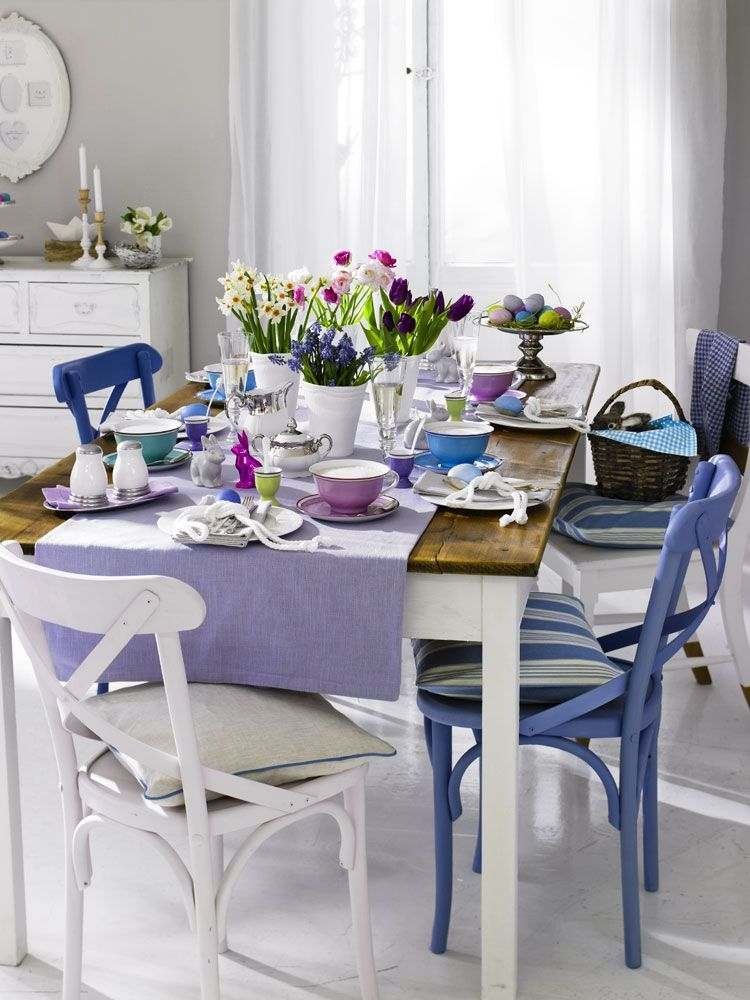 purple table runner festive Easter tablescape ideas
