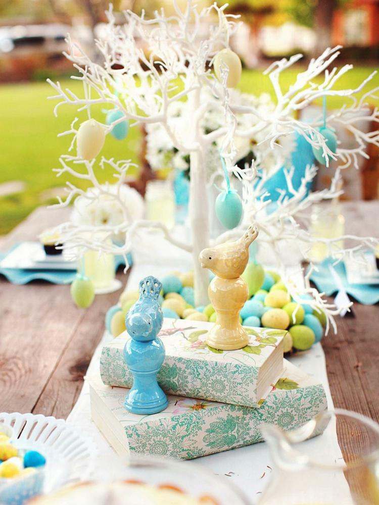 table decorations for easter blue yellow ideas