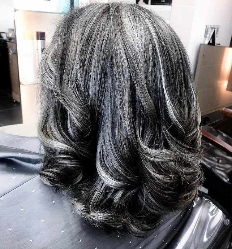 Salt and Pepper Hair Color – Make Your Gray Hair Look Super Trendy