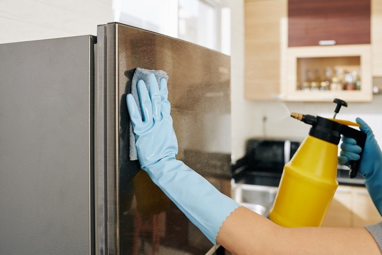 How to sanitize a new refrigerator