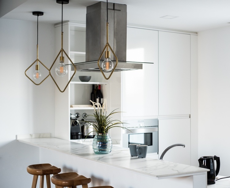 advantages of suspended kitchen lighting fixtures