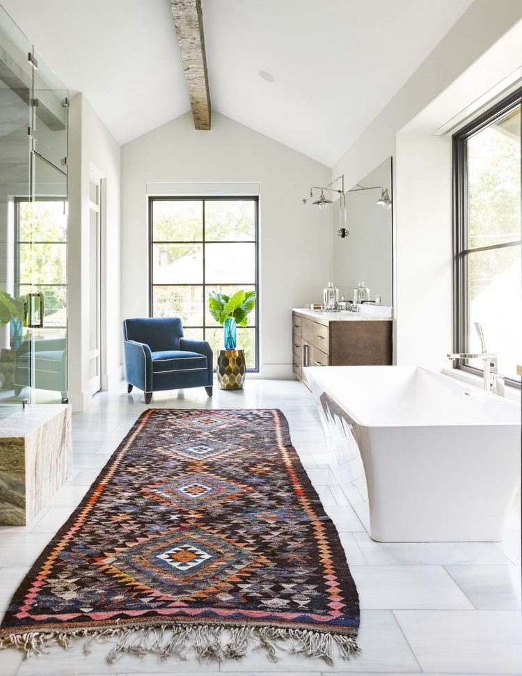beautiful area rug in contemporary bathroom