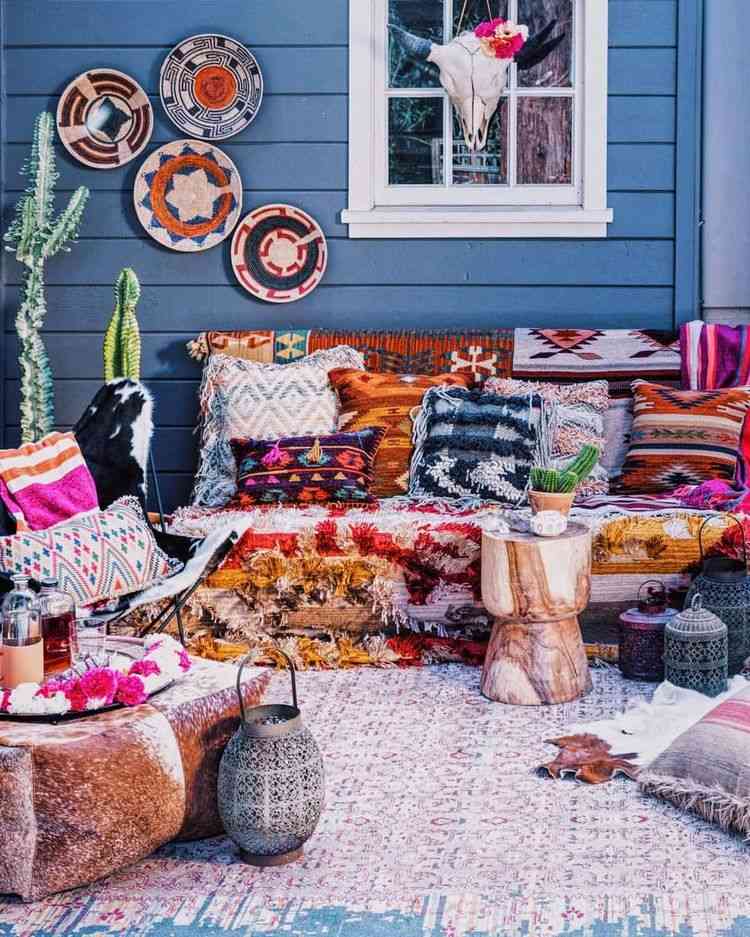 Bohemian patio decor ideas bench and furniture