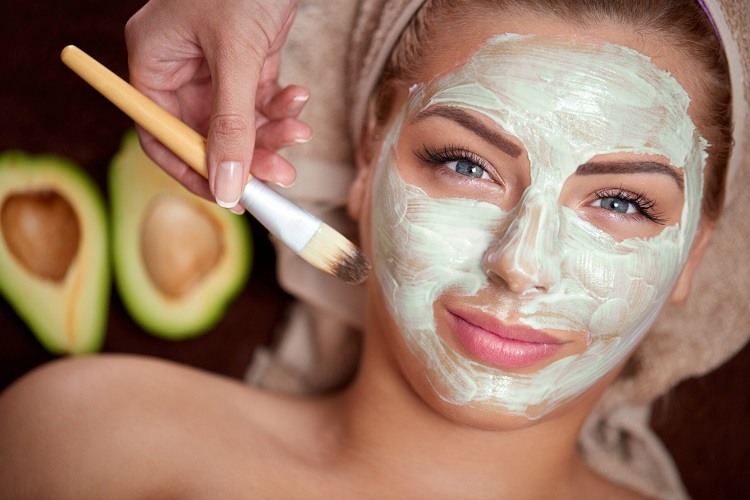 How to apply masks for dry skin