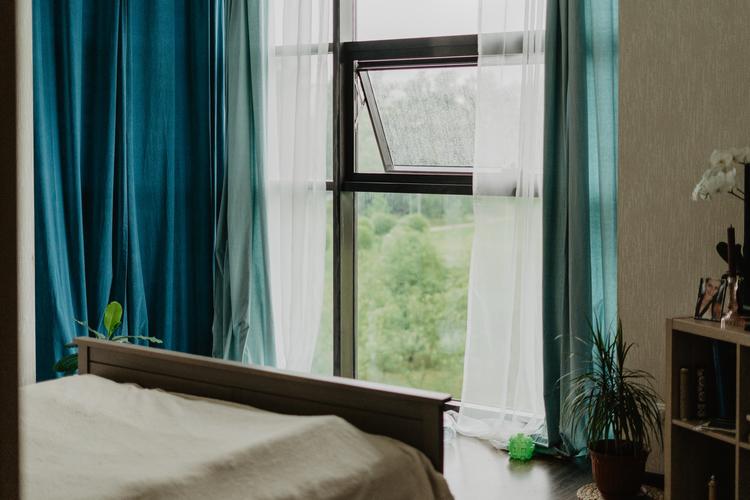 bedroom interior design window curtains