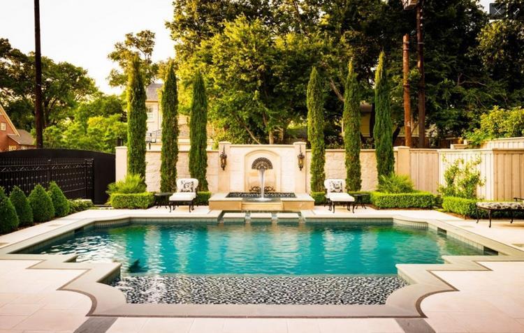 mediterranean-exterior-ideas-poolside-decorating