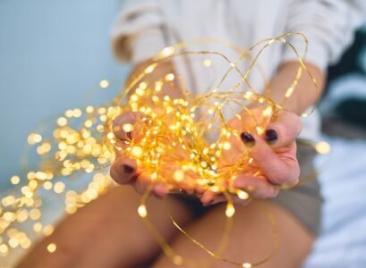 50-Fairy-Lights-Decorating-Ideas-to-Create-Magical-Atmosphere-in-Any-Room