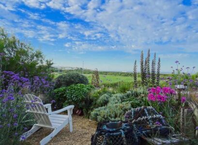 Coastal-garden-design-ideas-and-beautiful-landscapes-by-the-sea