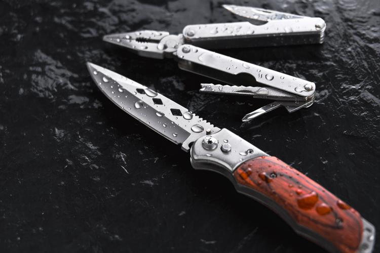 How to choose a pocket knife gifts for men ideas