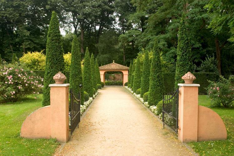 Italian garden design ideas Mediterranean style landscapes
