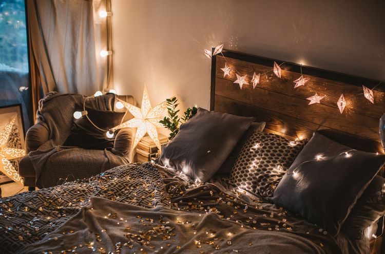 bedroom fairy lights romantic atmosphere