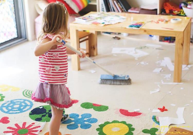 cleaning with kids Start the task with children