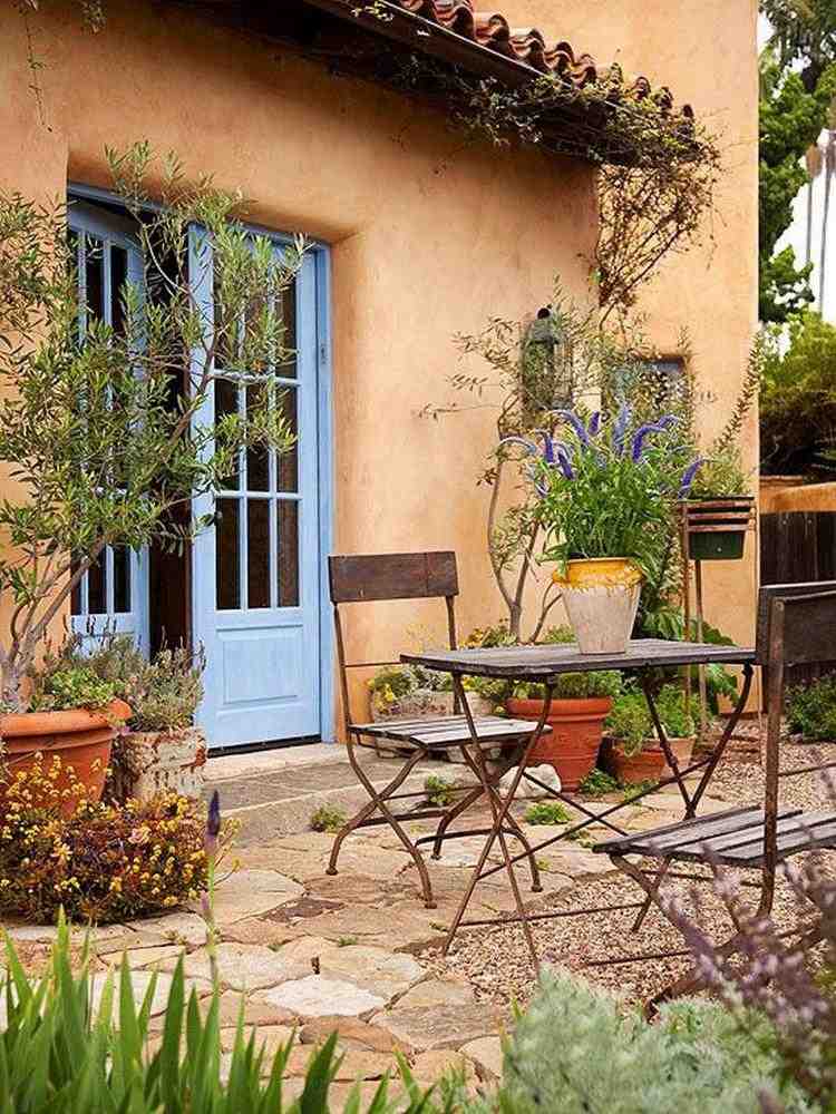 mediterranean garden ideas paving plants furniture tips