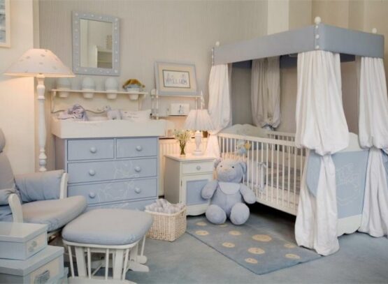 white-and-pale-blue-baby-girl-room-decor-ideas