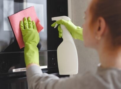 How-to-Clean-the-Microwave-Oven-with-Natural-Ingredients-in-10-Minutes