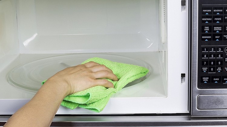How to clean the microwave oven basic rules