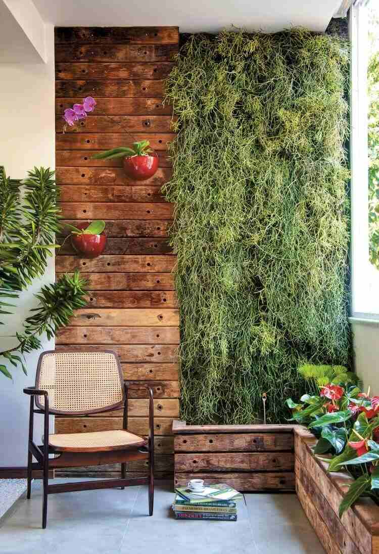 balcony design ideas green wall and planter boxes