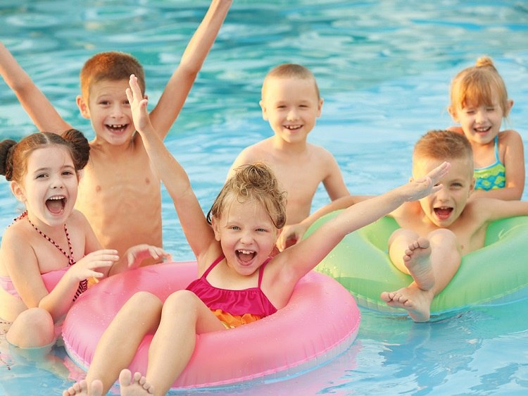 organize pool party for kids