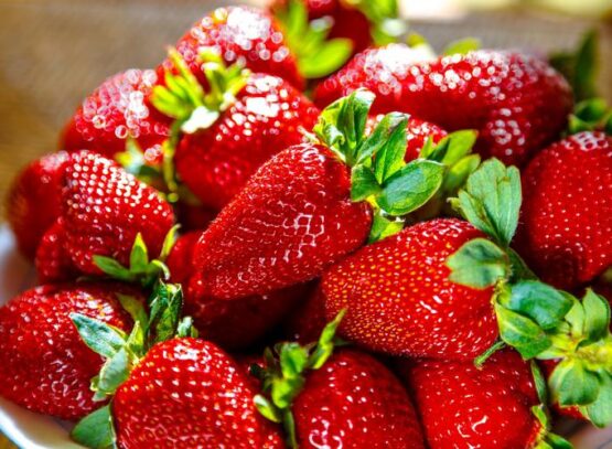 12-No-Bake-Strawberry-Dessert-Ideas-Quick-and-Easy-Summer-Recipes