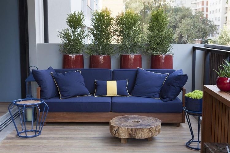 Balcony-Sofa-Ideas-Create-a-Comfortable-and-Cozy-Outdoor-Space