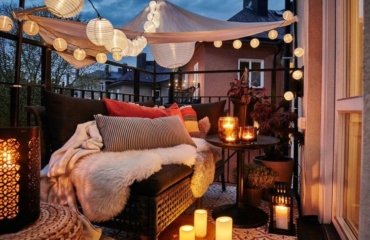Fairy-Lights-on-Your-Balcony-Create-a-Cozy-Outdoor-Space-for-the-Family