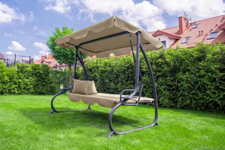 How to Choose the Ideal Place for Your Garden Swing