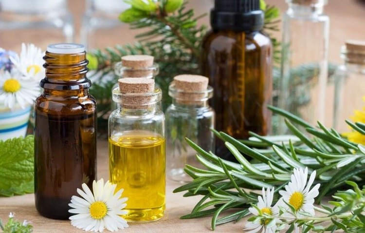 How to Use Essential Oils to Soothe Bug or Mosquito Bites