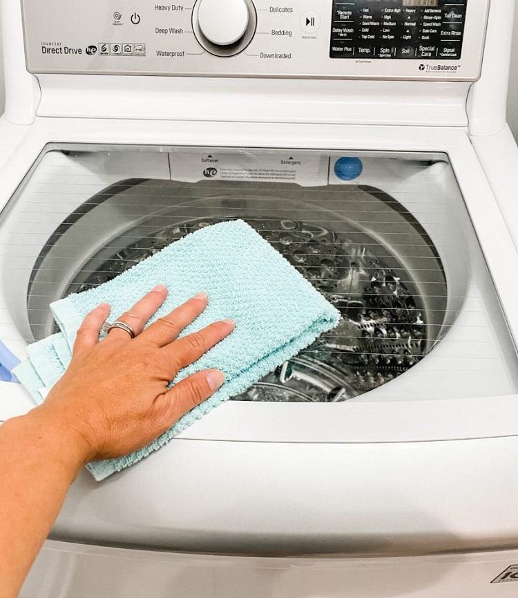 Cleaning a Top Loading Washing Machine