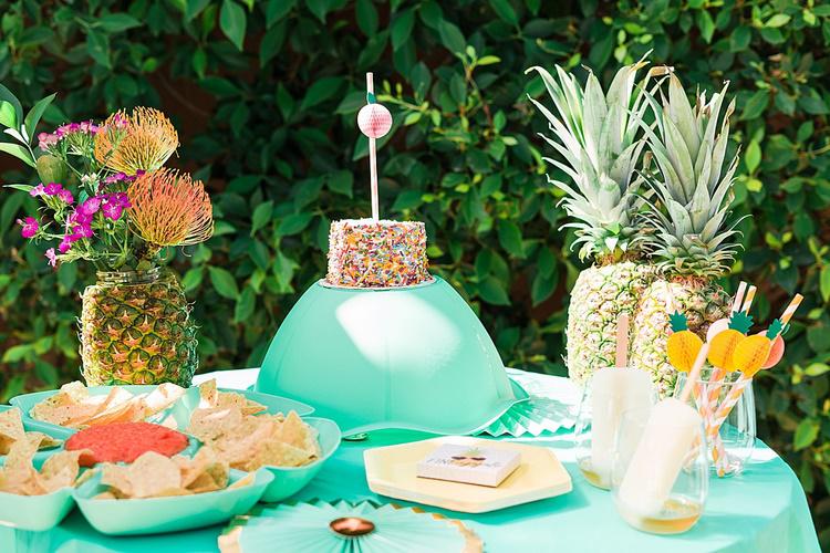 summer pool party theme and decorating ideas