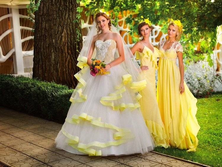 yellow wedding bride and bridesmaids dress ideas