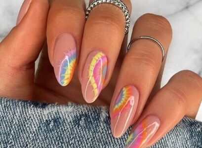 Tie-and-Dye-Nai-Art-Tips-and-Tutorials-for-a-Manicure-That-Rocks