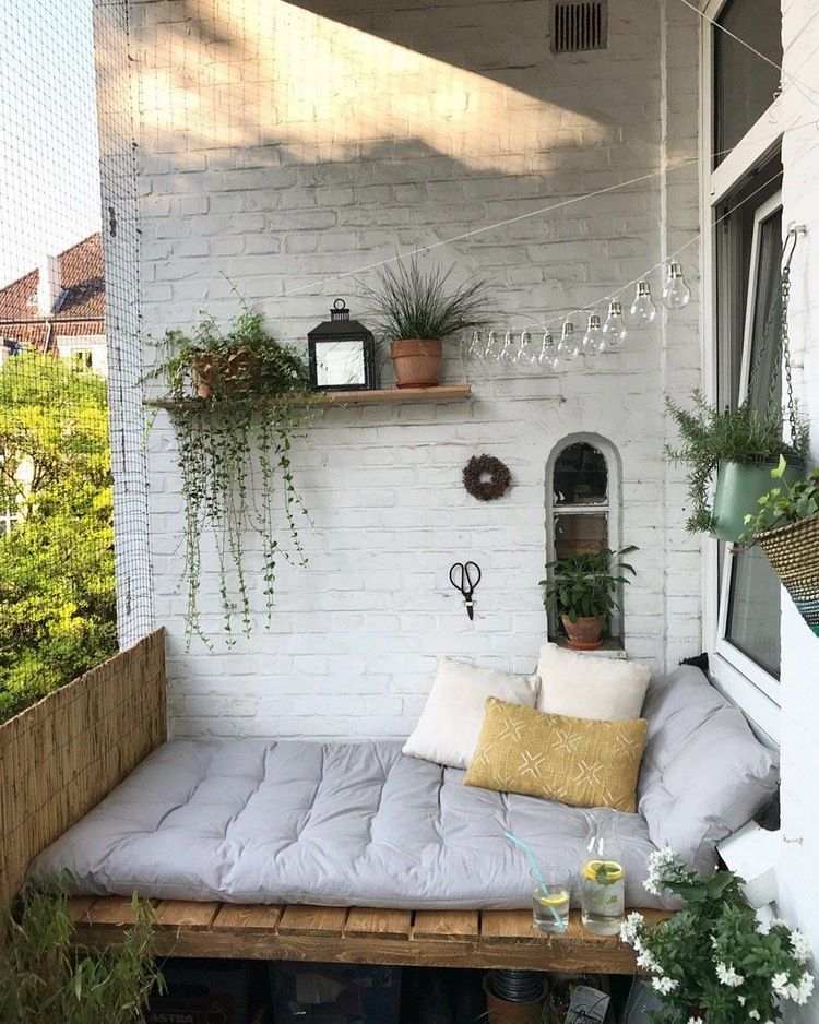 pallet furniture ideas diy daybed on the balcony