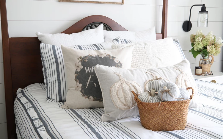 fall bedroom decor in neutral colors