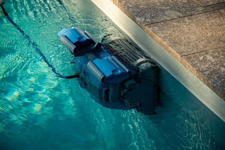 robotic pool vacuum removes dirt