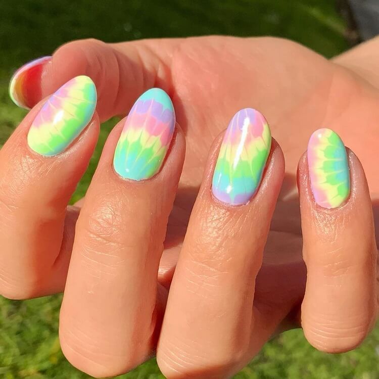 tie and dye effect on oval nails