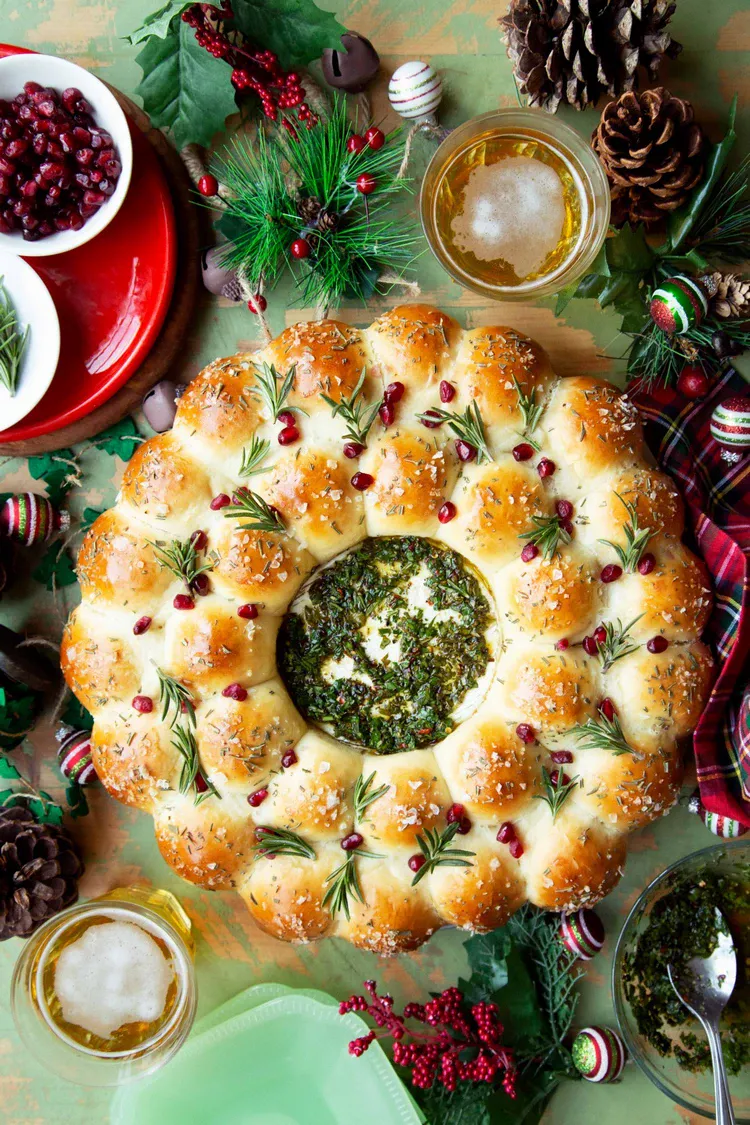 Baked Brie and Bread Wreath