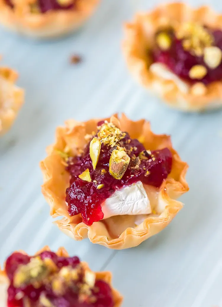 Easy Cranberry and Brie Bites