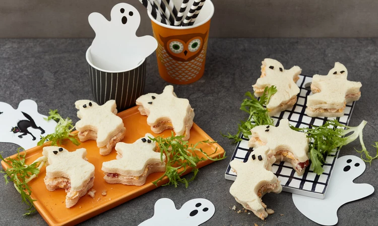 Ghost sandwiches Halloween breakfast party food ideas