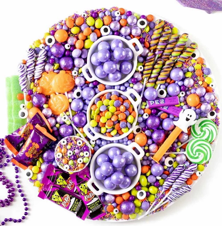How to Assemble Your Halloween Candy Board