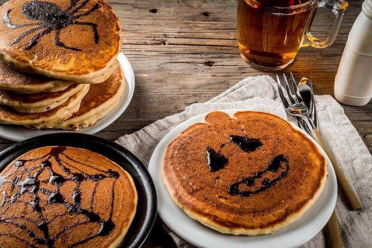 How-to-Make-Spooky-Halloween-Pancakes-Easy-Recipes-and-Ideas