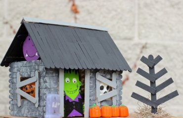 How-to-Make-a-Haunted-House-6-Craft-Ideas-for-Kids-to-Try-This-Halloween